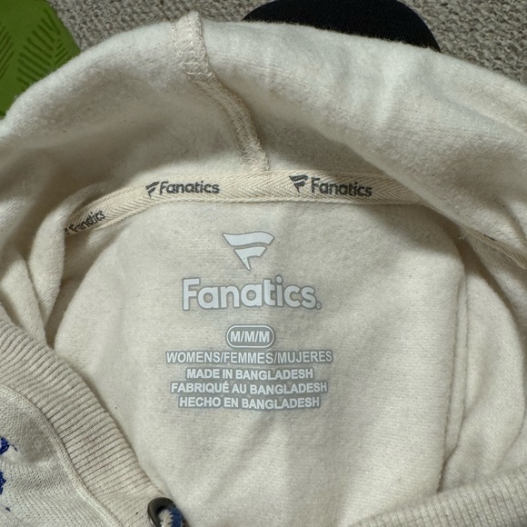 Woman’s M Seahawks sweater - Picture 4 of 4